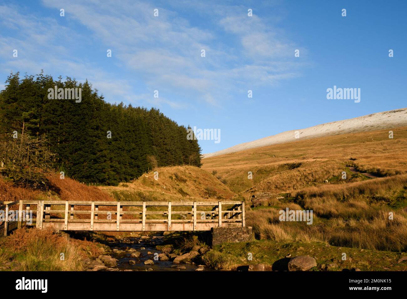 Storey Arms, Brecon Beacons, South Wales, UK.  7 December 2022.  UK weather:  Snow covers the tops of the Brecon Beacons today.  Temperatures are forecast to drop to -8c by the weekend.  Credit: Andrew Bartlett/Alamy Live News Stock Photo