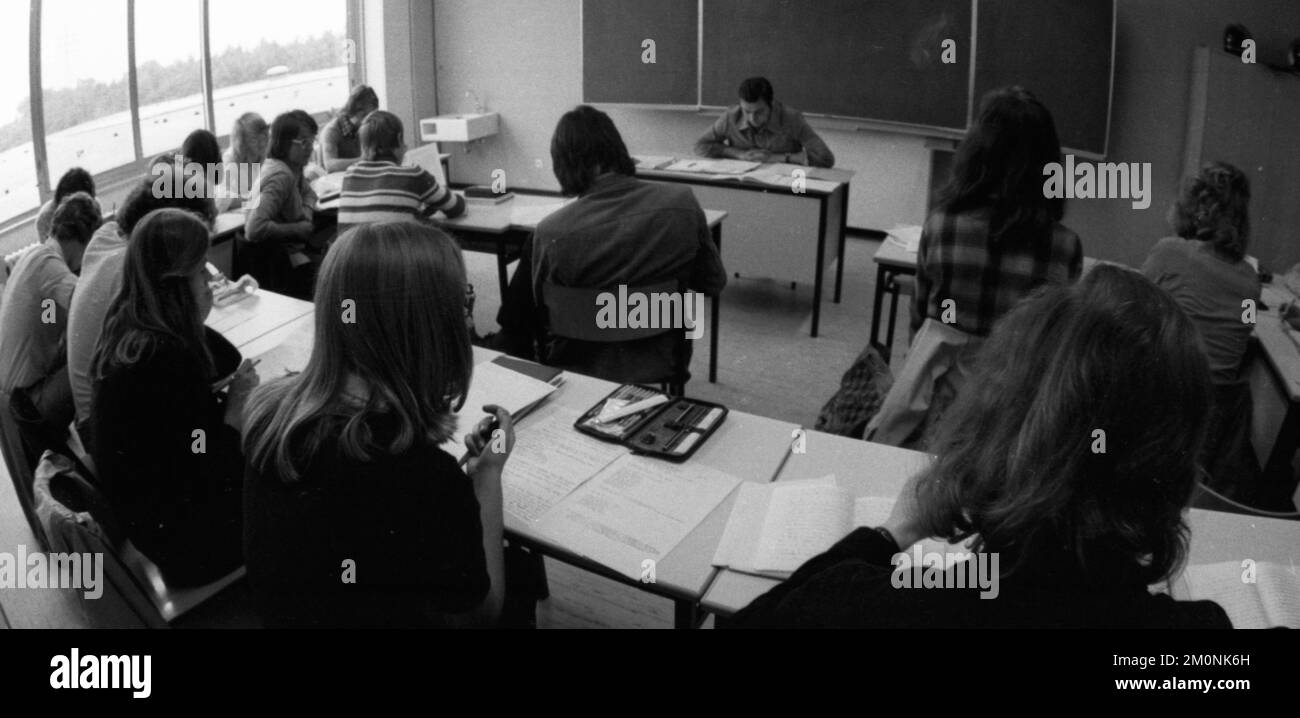 Teaching at a grammar school on 18.6.1974 in Dortmund.subject German, Germany, Europe Stock Photo