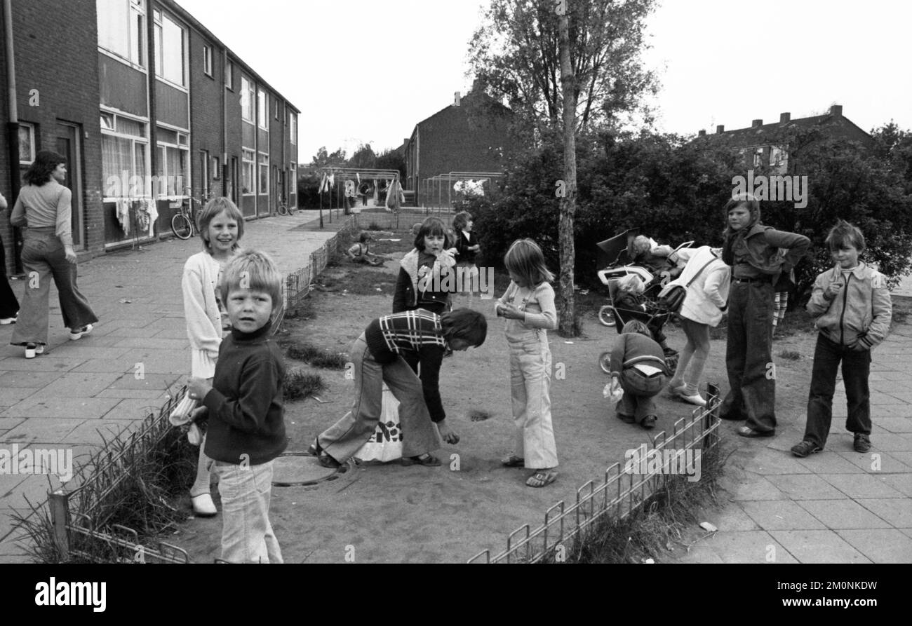 The residents of this homeless shelter in Düsseldorf, located directly