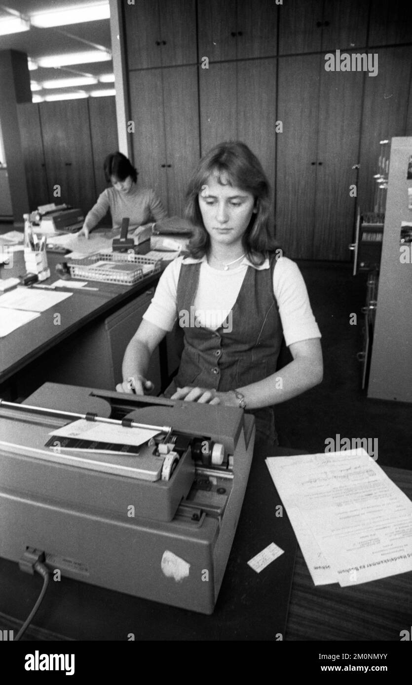 Employee Black and White Stock Photos & Images - Alamy