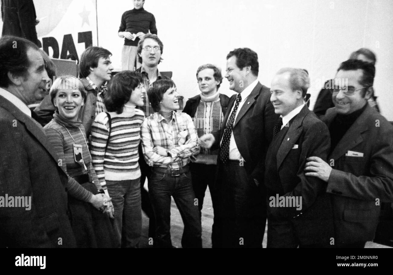 The V. Federal Congress of the DKP-affiliated youth organisation Sozialistische Deutsche Arbeiterjugend (SDAJ) on 4-5 December 1976 in Frankfurt/M. SD Stock Photo