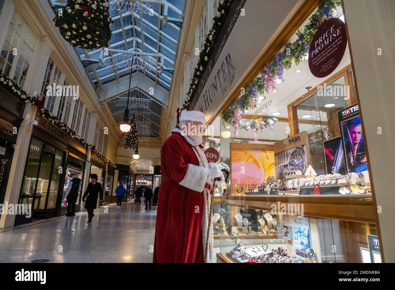 Glasgow, Scotland, UK. 7th December, 2022 Santa Claus (aka Andrew
