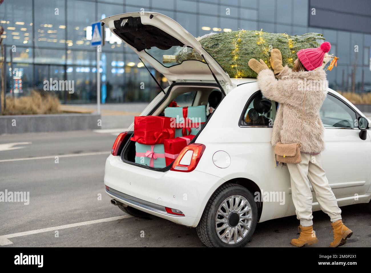 Christmas tree car roof hires stock photography and images Alamy