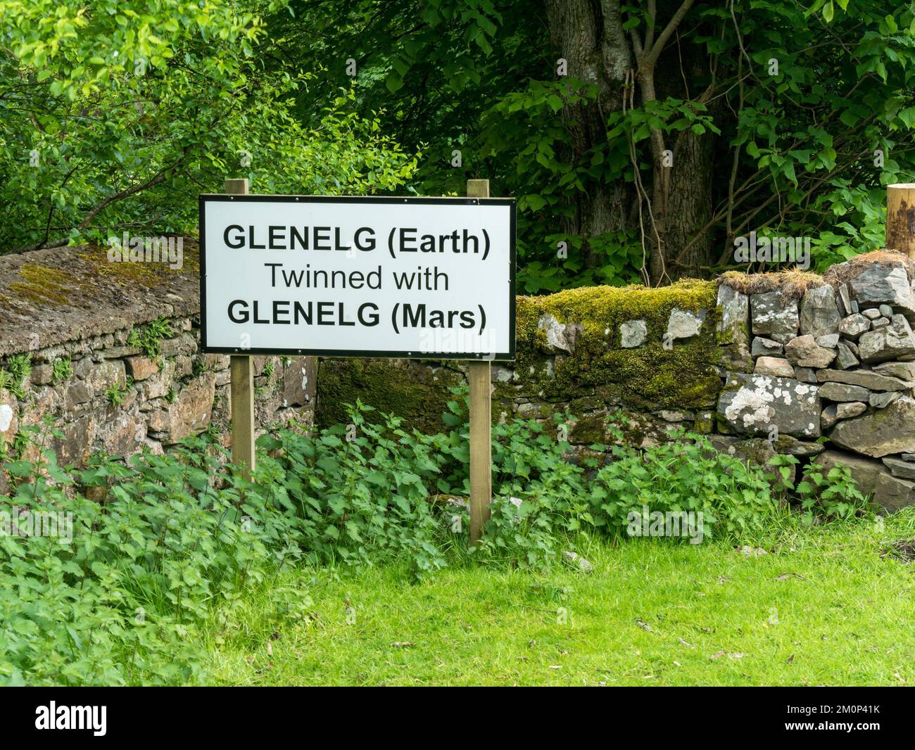 Humorous twinning sign between Glenelg village in Scotland and Glenelg on Mars, in recognition of NASA's 'Curiosity' rover visiting there in Oct 2012. Stock Photo