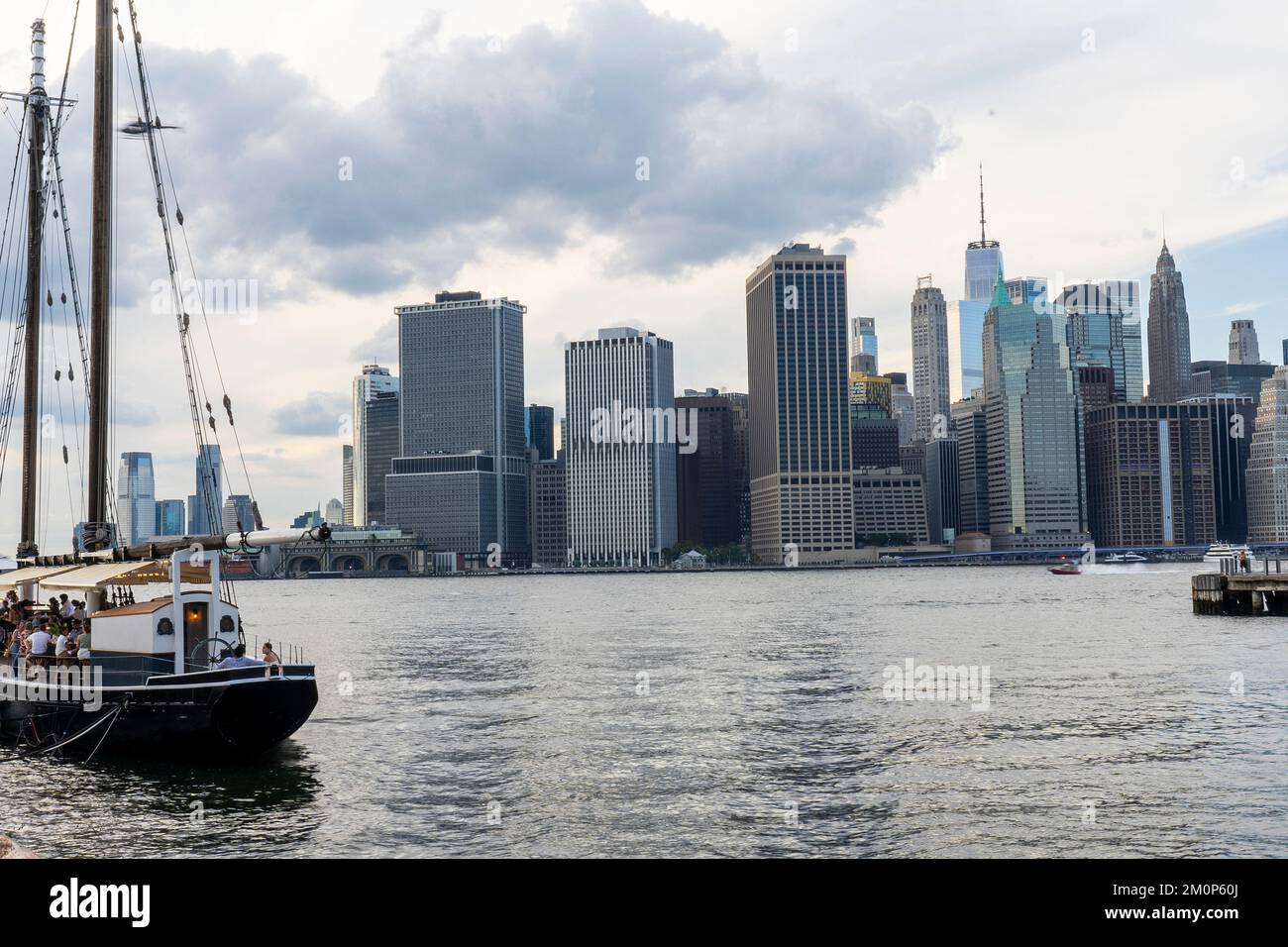 Pilot, Docked in Brooklyn Heights, Pilot is an outdoor, seasonal oyster