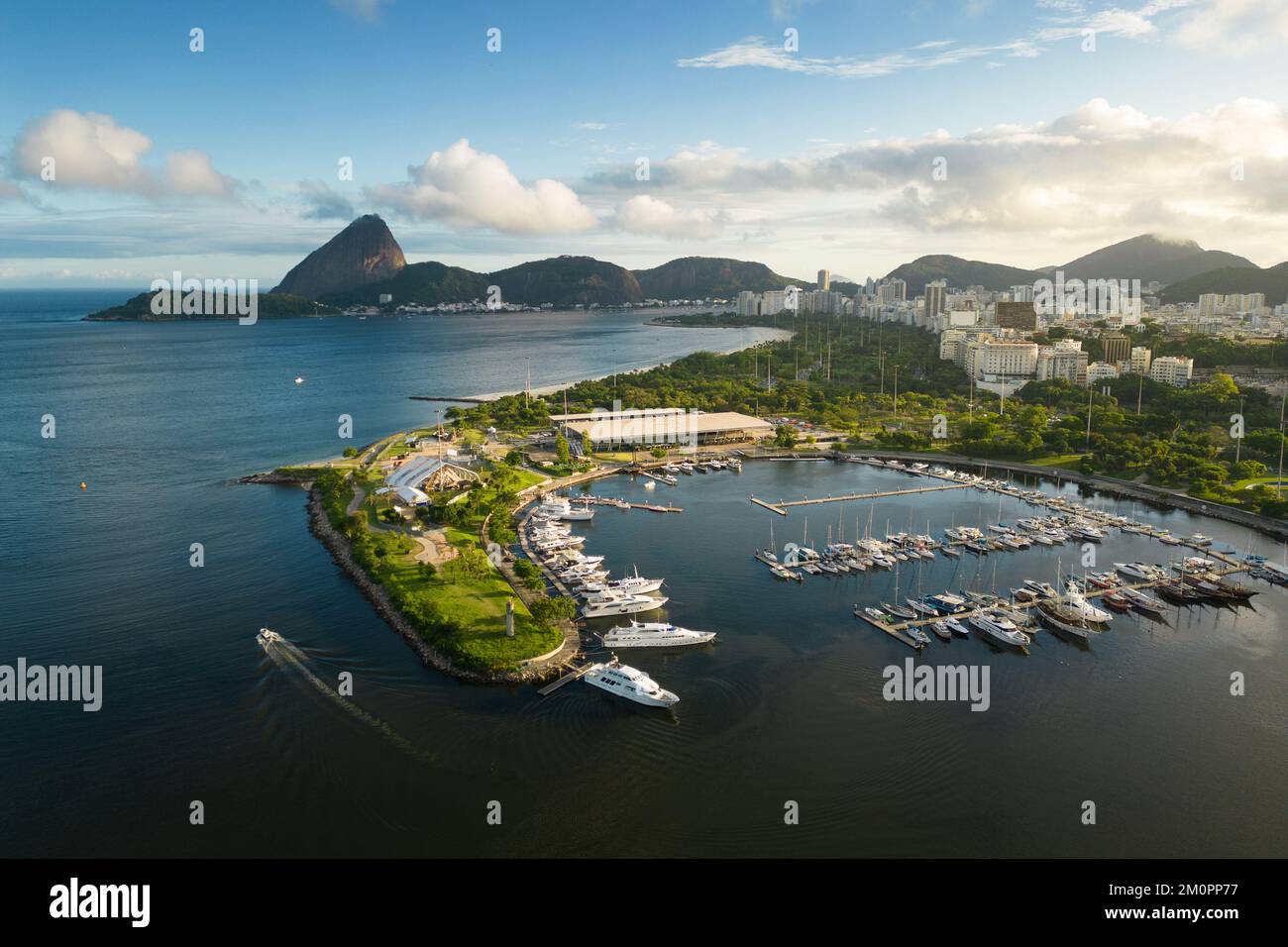 Rio de janeiro yacht club hi-res stock photography and images - Alamy