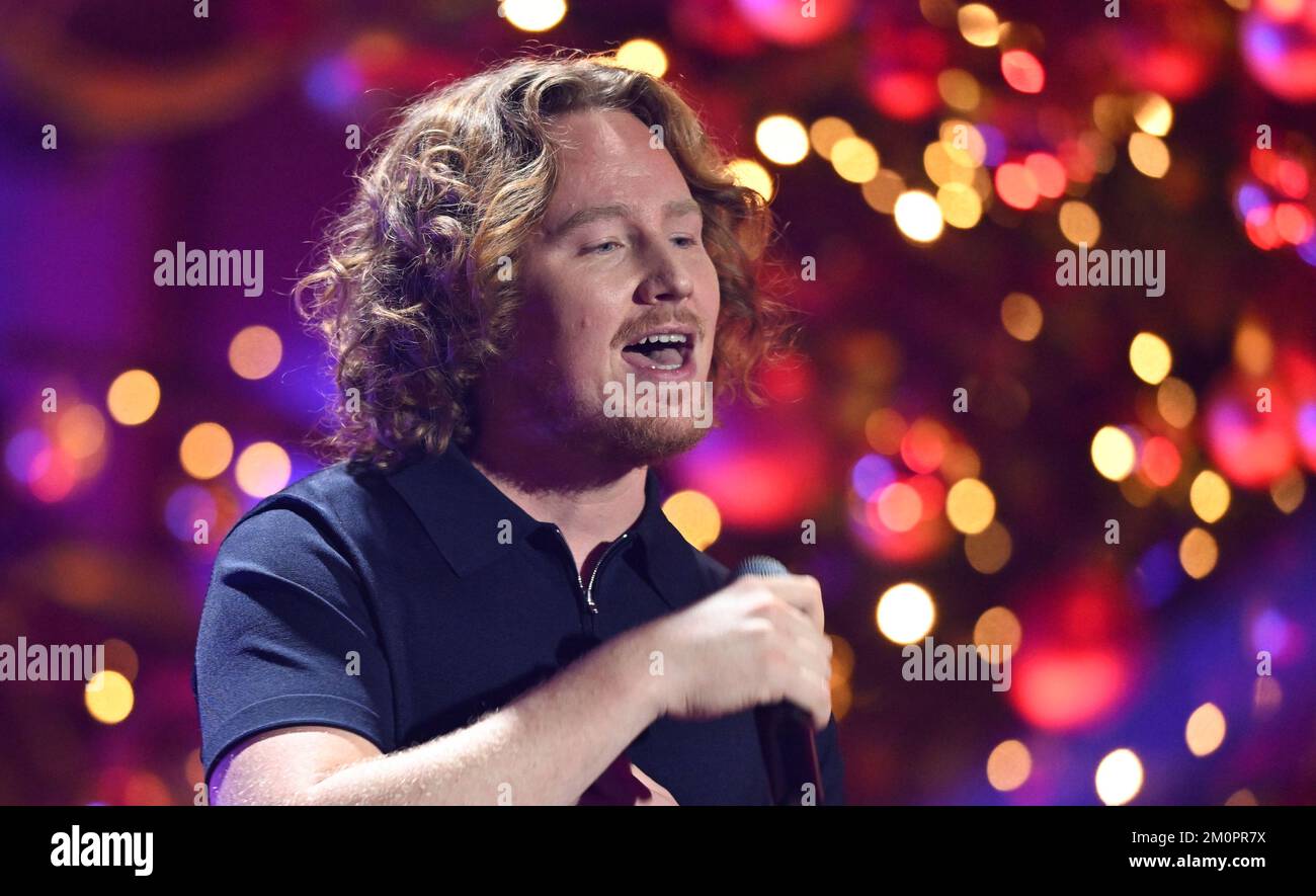 Leipzig, Germany. 07th Dec, 2022. German singer-songwriter Michael Schulte will be on stage during the José Carreras Gala in Leipzig. The show will be broadcast live on MDR. International and national stars perform for the fight against leukemia and other blood and bone marrow diseases. Credit: Hendrik Schmidt/dpa/Alamy Live News Stock Photo
