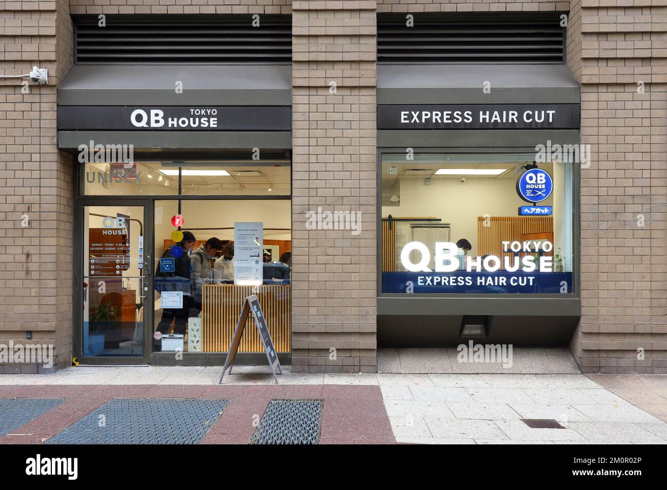 QB House, 942 Broadway, New York, NYC storefront photo of a barbershop chain in Manhattan's Flatiron neighborhood. Stock Photo