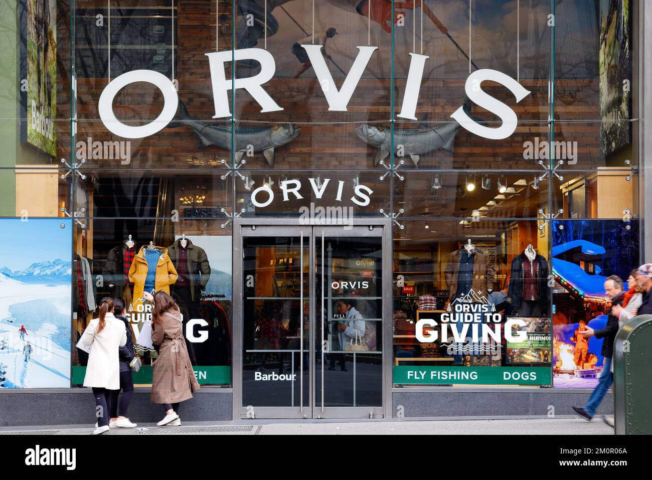 Orvis, 489 5th Ave, New York, NYC storefront of an outdoor lifestyle clothing store in Midtown Manhattan. Stock Photo
