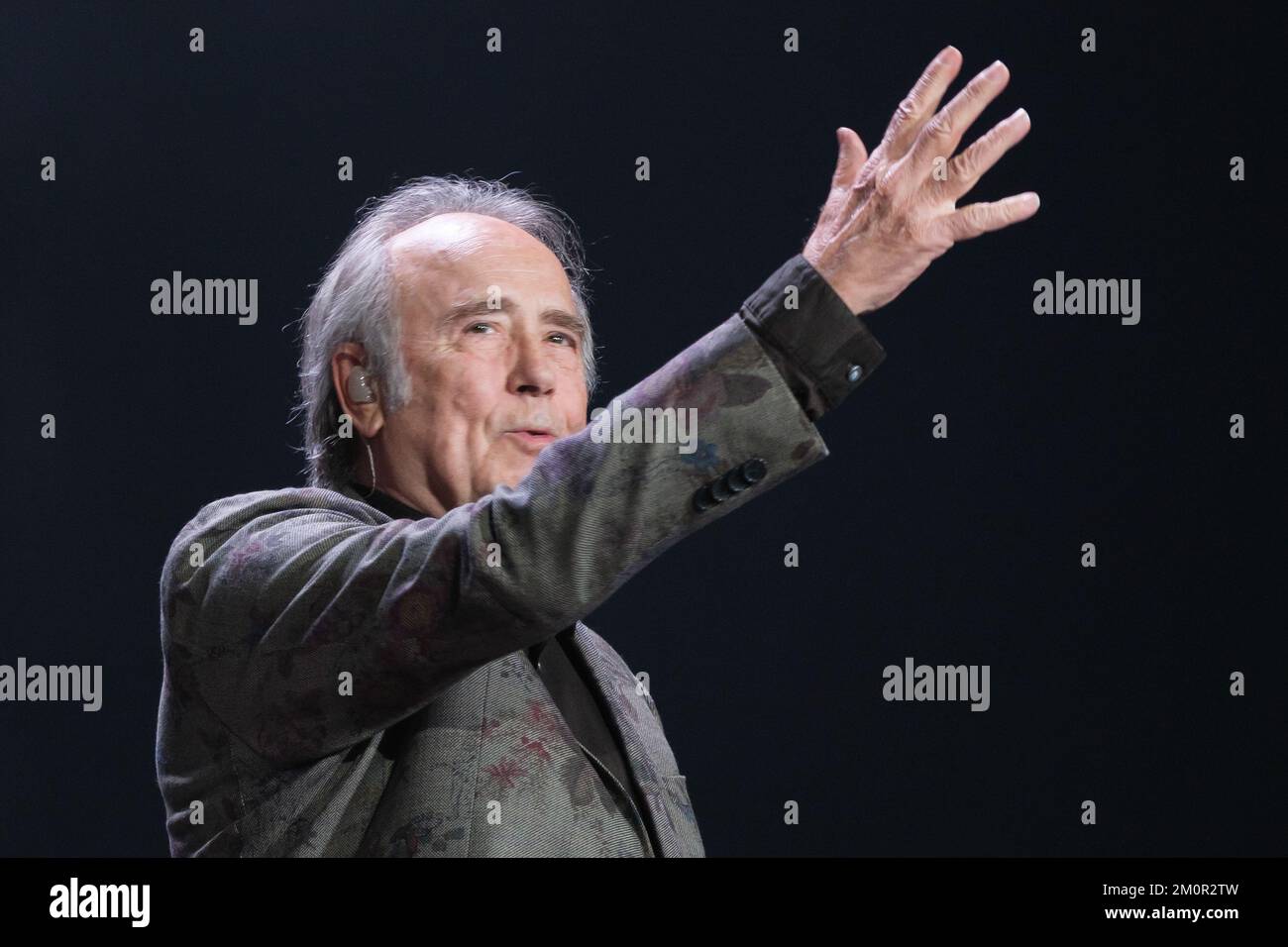 Madrid, Spain. 07th Dec, 2022. Singer-songwriter Joan Manuel Serrat performs during the tour 'El vicio de cantar 1965-2022' at the Wizink Center in Madrid. Credit: SOPA Images Limited/Alamy Live News Stock Photo