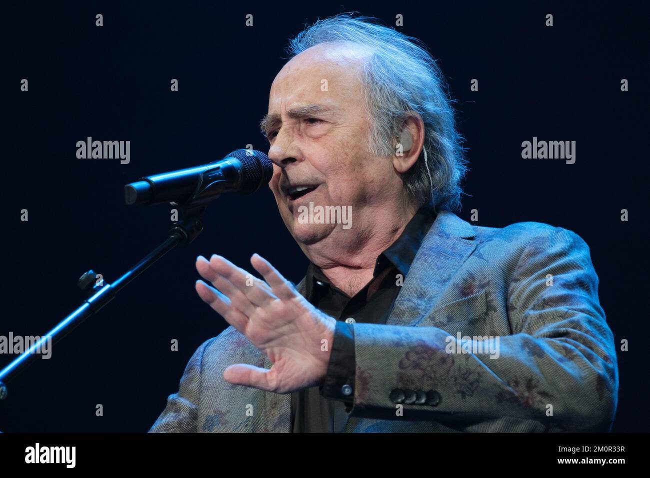 Madrid, Spain. 07th Dec, 2022. Singer-songwriter Joan Manuel Serrat performs during the tour 'El vicio de cantar 1965-2022' at the Wizink Center in Madrid. (Photo by Atilano Garcia/SOPA Images/Sipa USA) Credit: Sipa USA/Alamy Live News Stock Photo