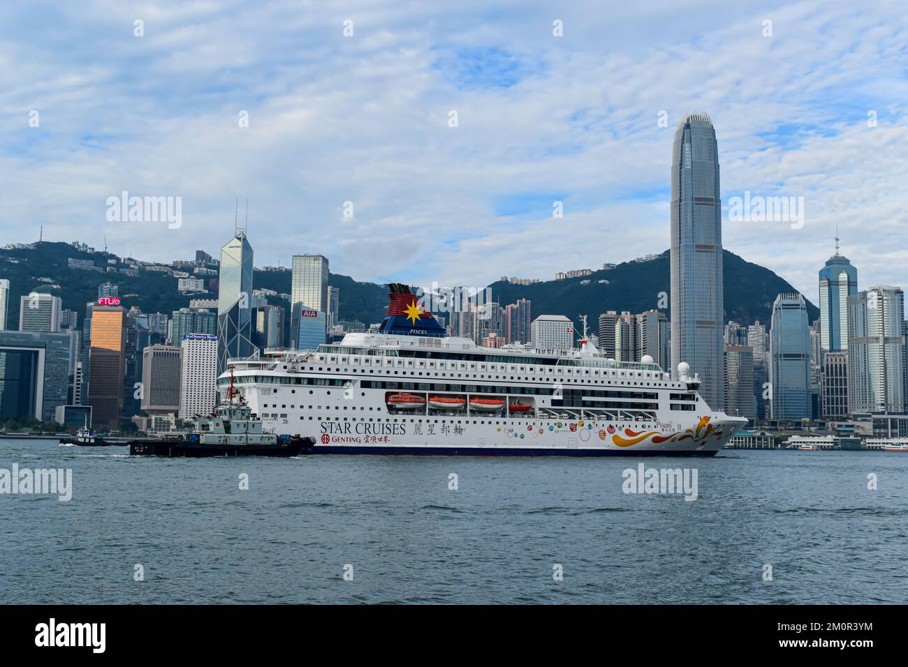 Star Cruises arriving in Hong Kong Stock Photo - Alamy