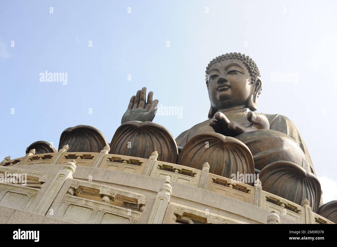 Giant bronze Buddha statue in Hong Kong Stock Photo - Alamy