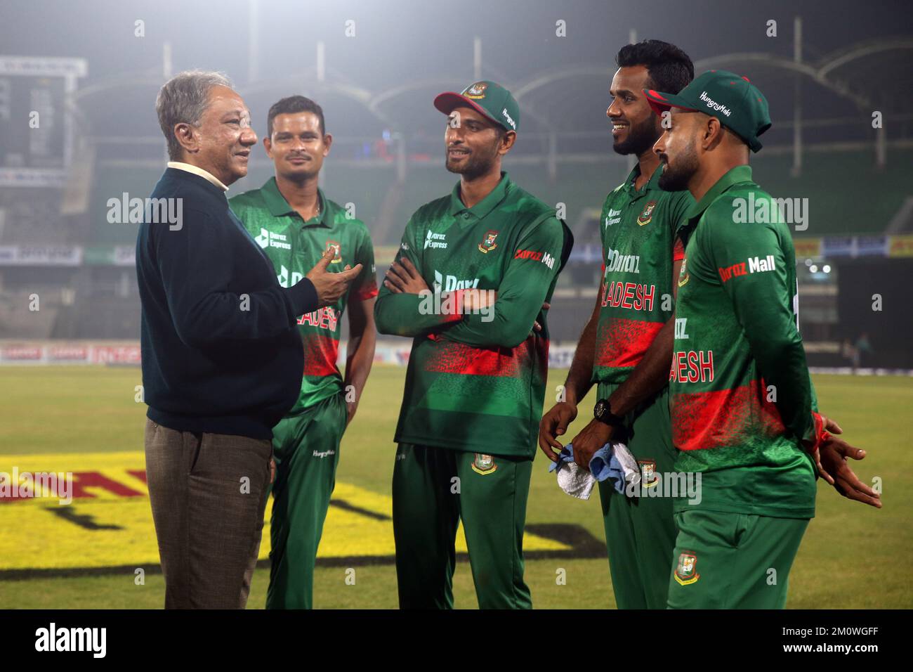 BCB president talks to the from right captain Litton Kumar Das, Ebadot Hossain, Mahmudullah and Nasum Ahmed after the match Bangladesh-India 2nd One D Stock Photo