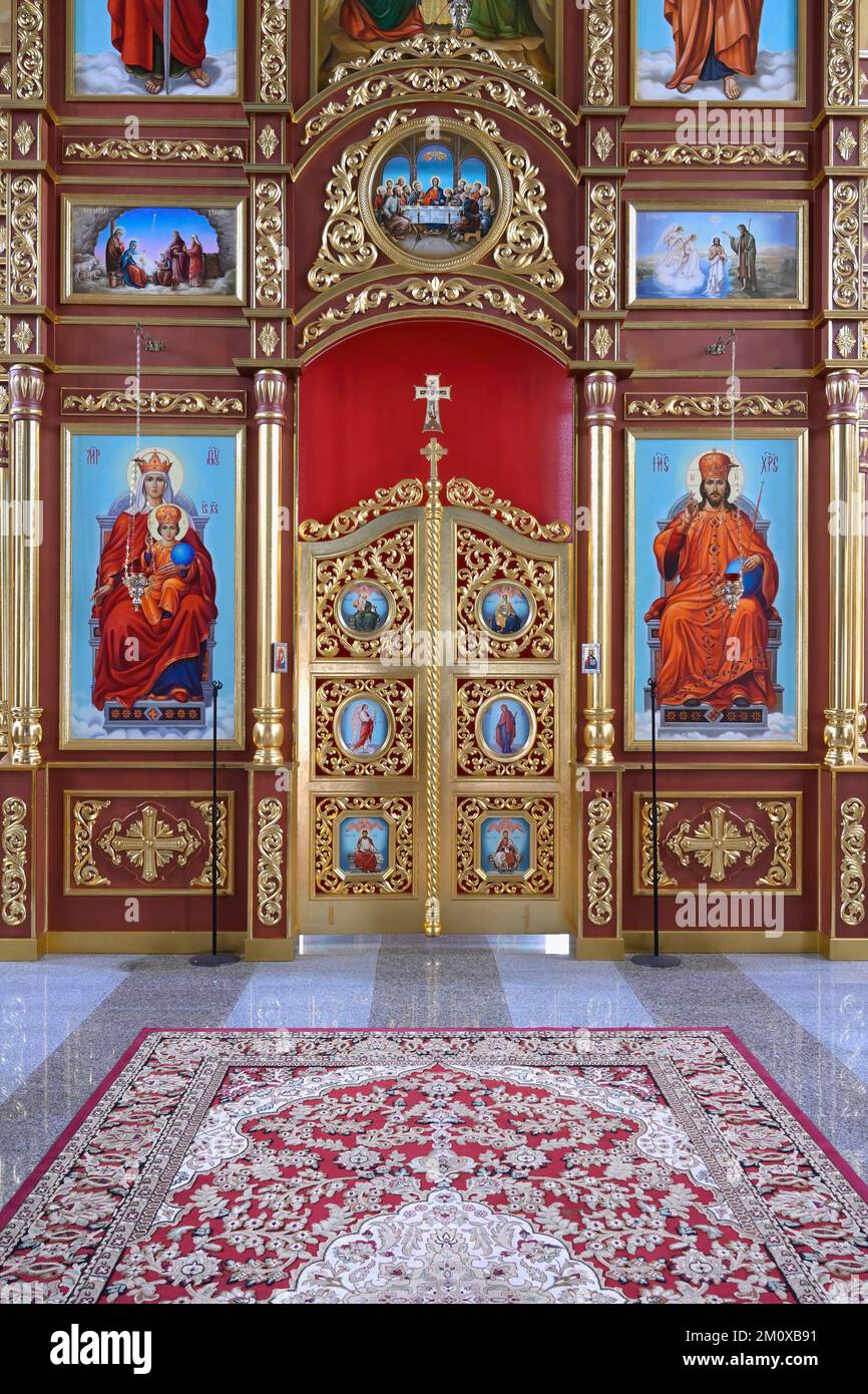 Russian Orthodox cathedral of the Holy Resurrection, Iconostasis ...