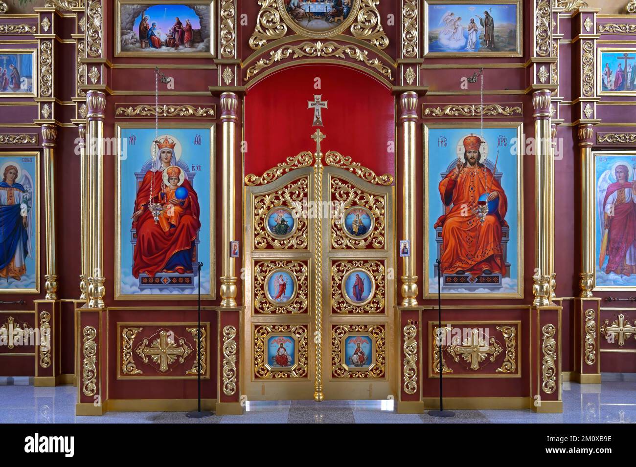 Russian Orthodox cathedral of the Holy Resurrection, Iconostasis ...