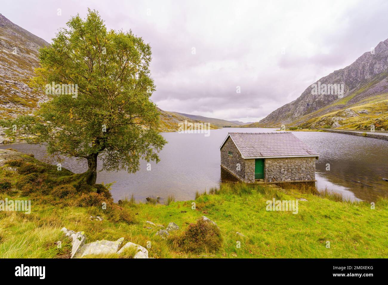 View of the Llyn Ogwen lake, in Snowdonia National Park, the North of Wales, UK Stock Photo