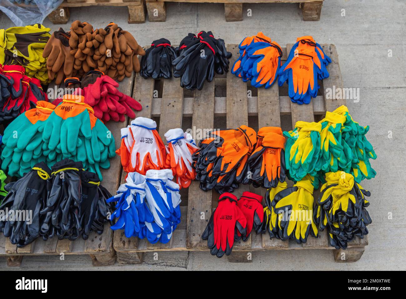 New Utility Work Gloves Personal Protection Equipment at Pallet Stock