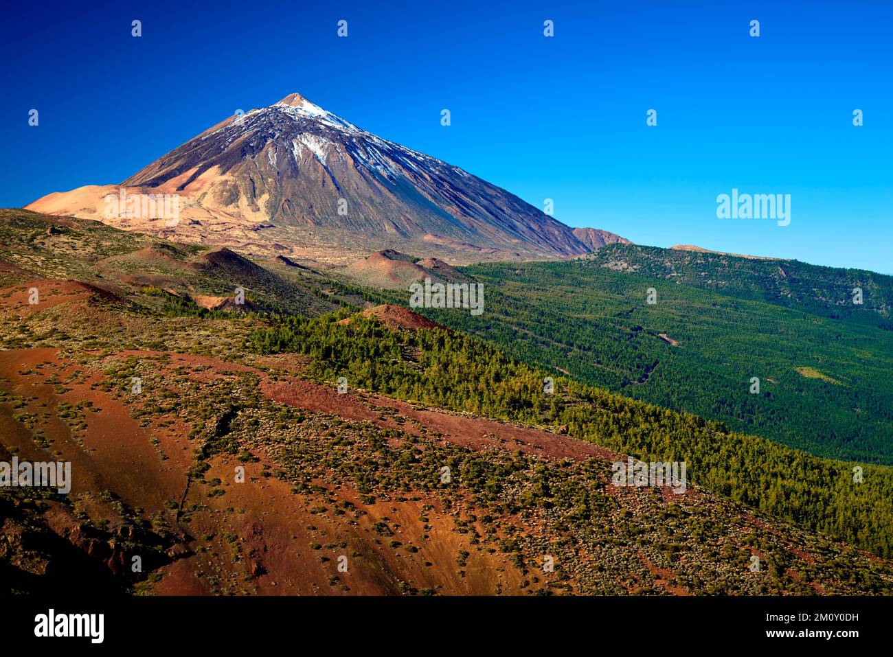 a-mesmerizing-shot-of-mount-teide-a-volcano-in-tenerife-in-the-canary