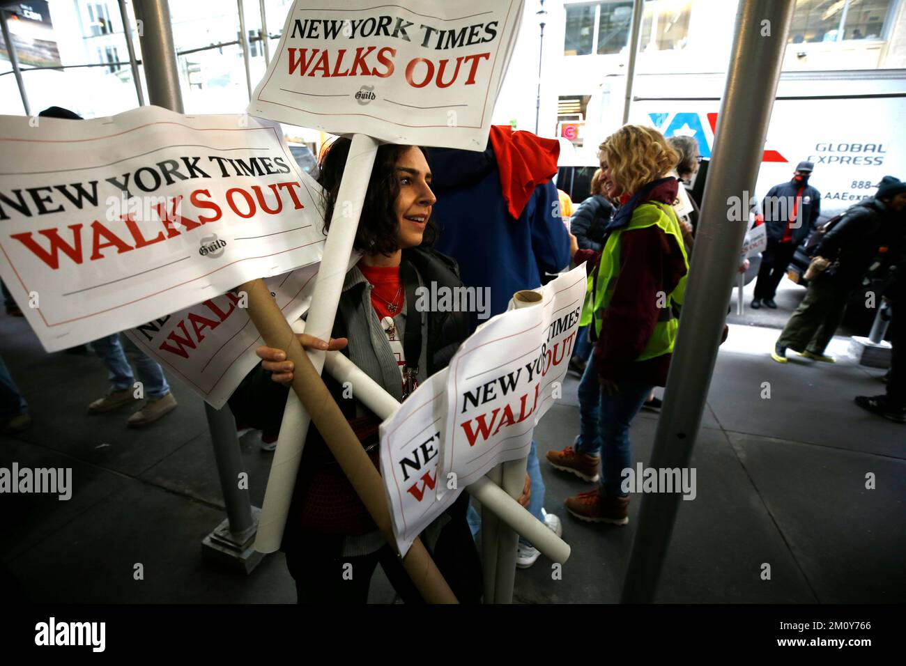 new-york-city-usa-08th-dec-2022-new-york-times-employees-and