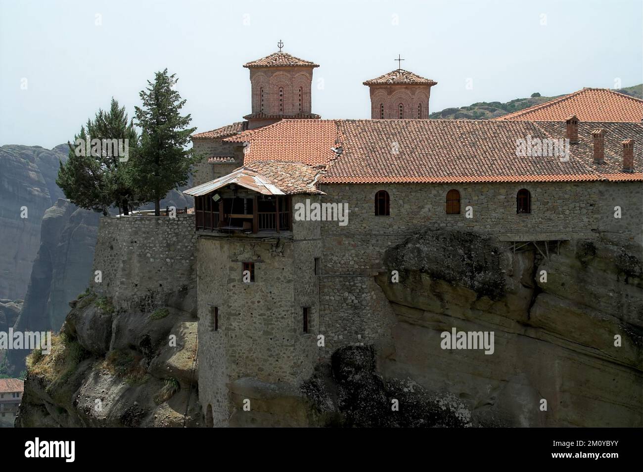 Meteory, Μετέωρα, Meteora, Grecja, Greece, Griechenland; Μονή Βαρλαάμ ή μονή των Αγίων Πάντων; Monastery of Varlaam; Klasztor Warłama Stock Photo