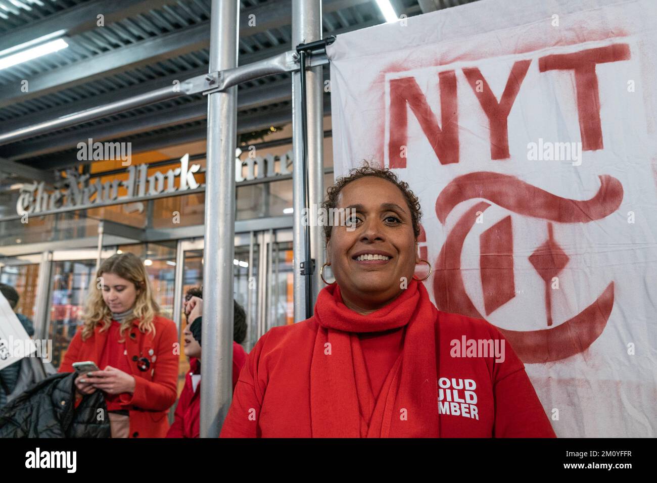 New York, USA. 08th Dec, 2022. ASusan DeCarava, President of NewsGuild union attends rally and walk off from work by employees of NYT for 24-hours on contract dispute in front of NYT Headquarters entrance in New York on December 8, 2022. (Photo by Lev Radin/Sipa USA) Credit: Sipa USA/Alamy Live News Stock Photo