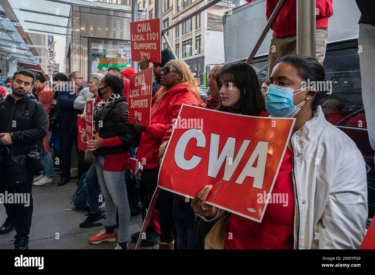 New York, USA. 08th Dec, 2022. More than 1100 NewsGuild union members of New York Times walked off from work for 24-hours and hold rally on contract dispute in front of NYT Headquarters entrance in New York on December 8, 2022. (Photo by Lev Radin/Sipa USA) Credit: Sipa USA/Alamy Live News Stock Photo