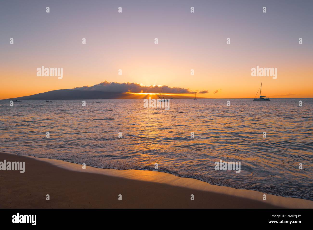 Sunset kaanapali maui hawaii hi-res stock photography and images - Alamy