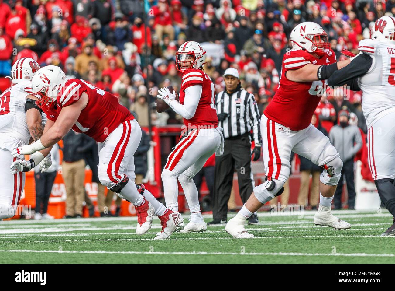 Lincoln, NE. U.S. 19th Nov, 2022. Nebraska Cornhuskers quarterback Casey Thompson #11 in action during a NCAA Division 1 football game between Wisconsin Badgers and the Nebraska Cornhuskers at Memorial Stadium in Lincoln, NE.Wisconsin won 15-14.Attendance: 86,000.389th consecutive sellout.Michael Spomer/Cal Sport Media/Alamy Live News Stock Photo