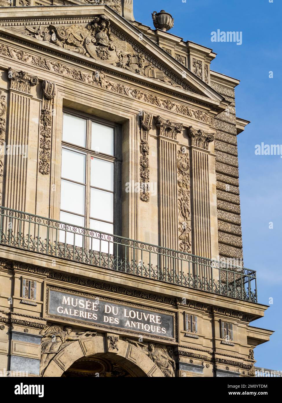 De louvre museum hi-res stock photography and images - Page 6 - Alamy