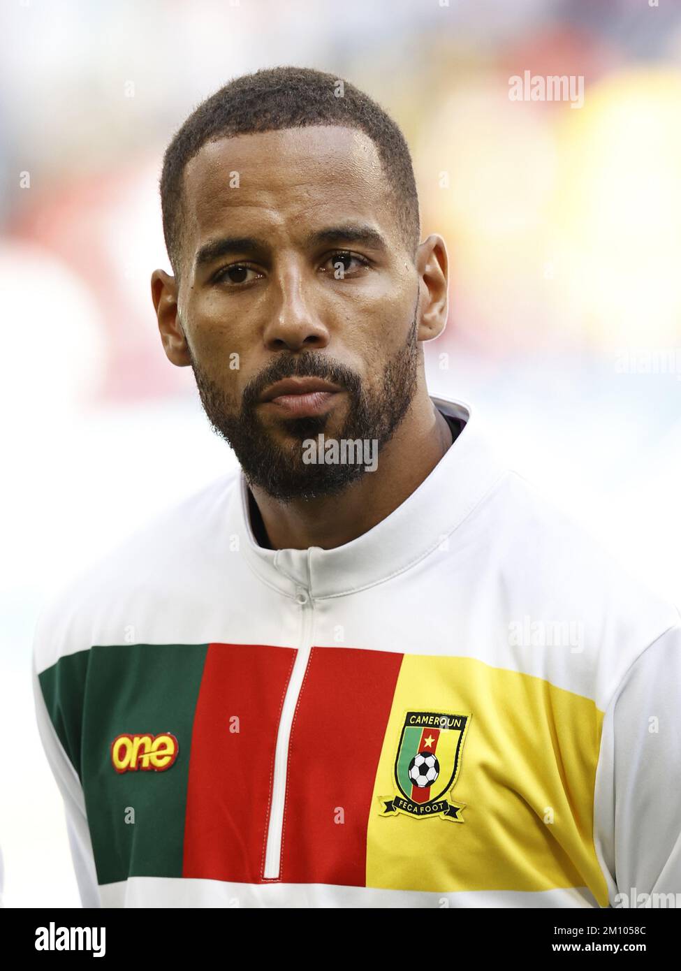 AL WAKRAH - Cameroon goalkeeper Devis Epassy during the FIFA World Cup Qatar 2022 group G match between Cameroon and Serbia at Al Janoub Stadium on November 28, 2022 in Al Wakrah, Qatar. AP | Dutch Height | MAURICE OF STONE Stock Photo