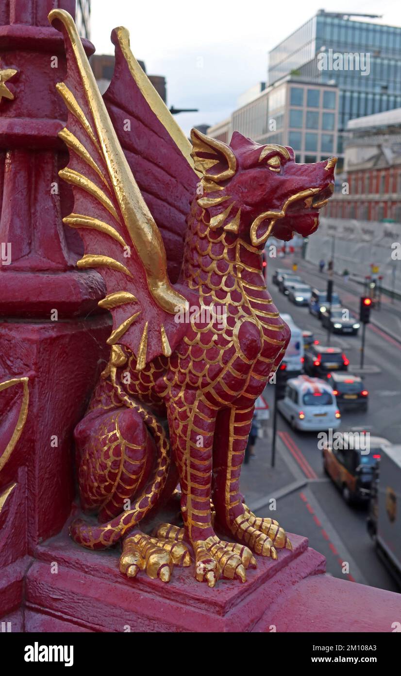 Golden winged lions on Holborn Viaduct, London - Victorian era road bridge (1867-9), Holborn Circus / Newgate Street, London, England, UK, EC1A 2DE Stock Photo