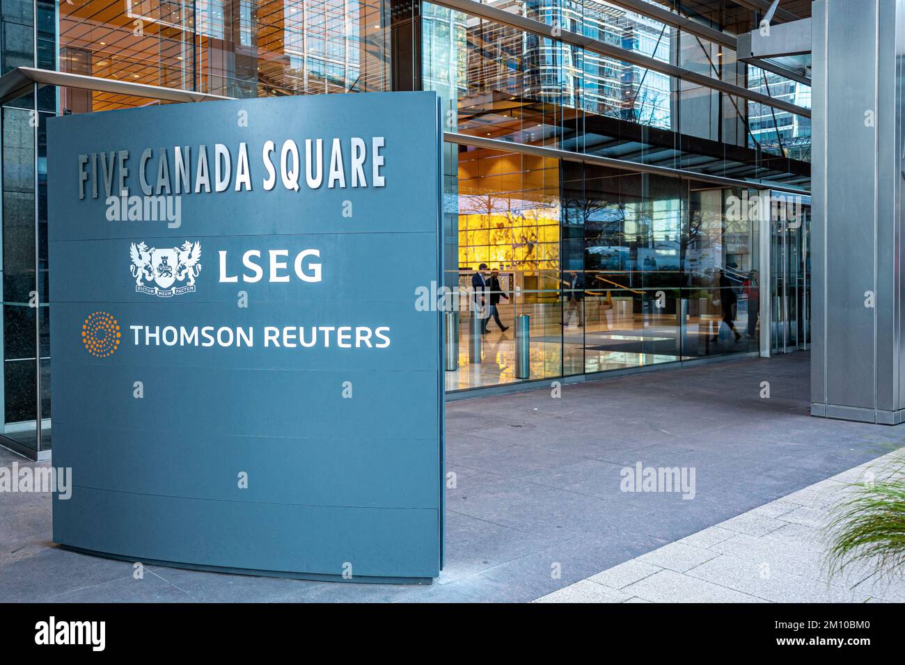 London stock exchange hi-res stock photography and images - Alamy