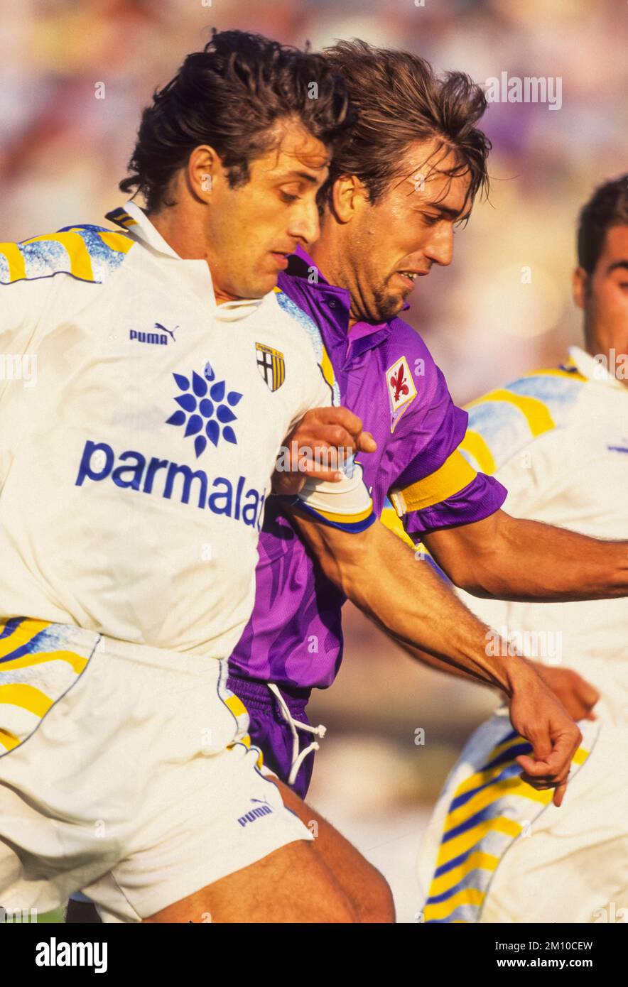 Omar Gabriel Batistuta ( Fiorentina ) Alberto Di Chiara (Parma) ; September 24; 1995 - Football : Italian championship 1995 1996 ; 4Day ; match between Parma 3-0 Fiorentina at Ennio Tardini Stadium ; Parma, Italy; ;( photo by aicfoto)(ITALY) [0855] Stock Photo