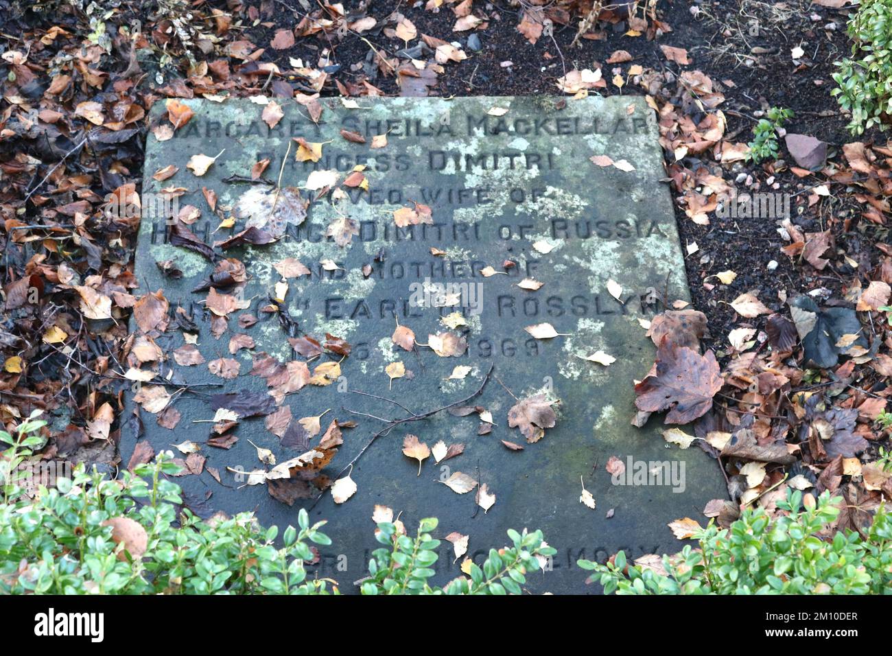 Grave of Sheila Chisholm at Rosslyn Chapel in Roslin, Scotland Stock ...