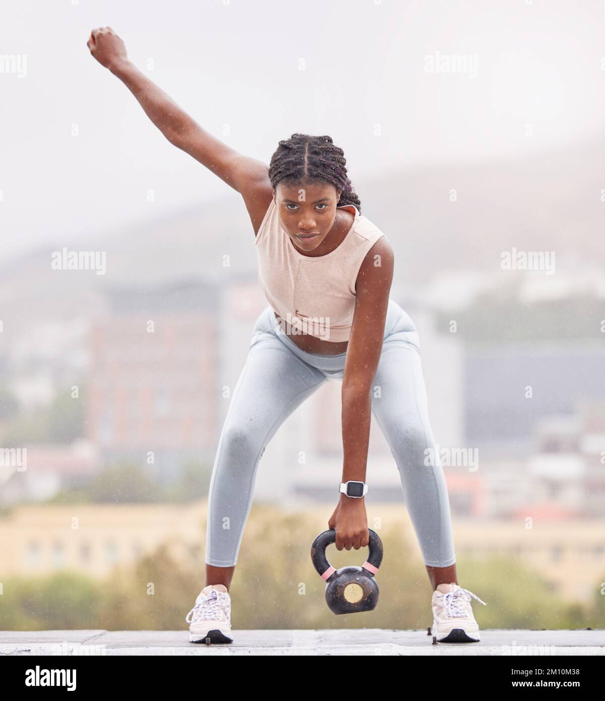 Female bodybuilder kettlebell hi res stock photography and images Alamy