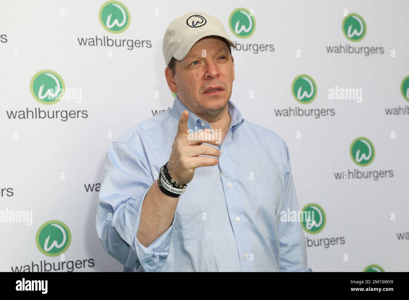 Chef paul wahlberg hi-res stock photography and images - Alamy, image size:1300x956