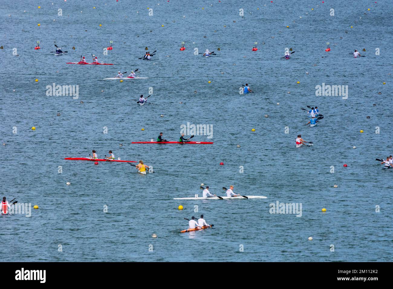 bratislava-pressburg-oxbow-lake-velky-zemnik-many-canoe-paddlers