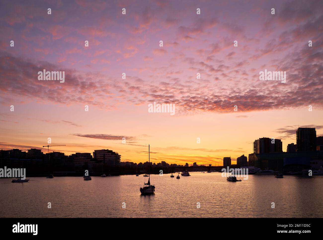False creek downtown vancouver in hi-res stock photography and images ...
