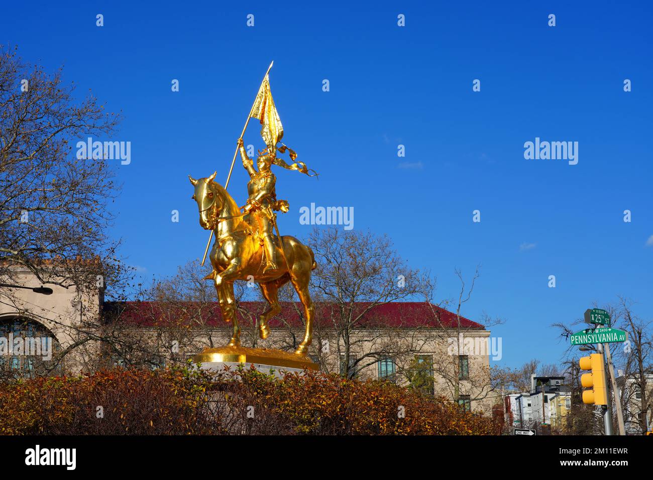 PHILADELPHIA, PA 1 DEC 2022 View of a landmark gilded bronze statue