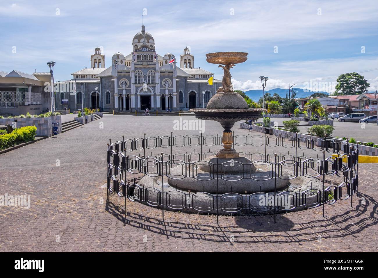 Fountain in the Santuario square and Basilica of Our Lady of the Angels in  the city of Cartago in Costa Rica Stock Photo