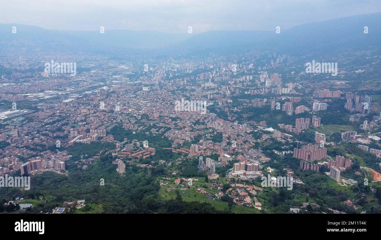 South America, Colombia, Departamento de Antioquia, Medellín, Envigado, view of the outskirts of Medellín with the neighborhood El Poblado Stock Photo