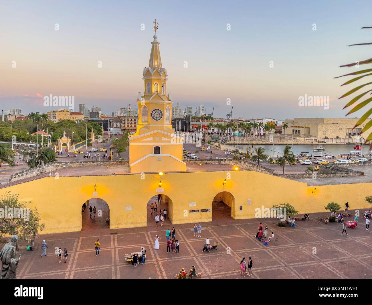 South America, Colombia, Departamento de Bolívar, Cartagena de Indias, Ciudad Amurallada, view over the Torre del Reloj to the harbor Stock Photo