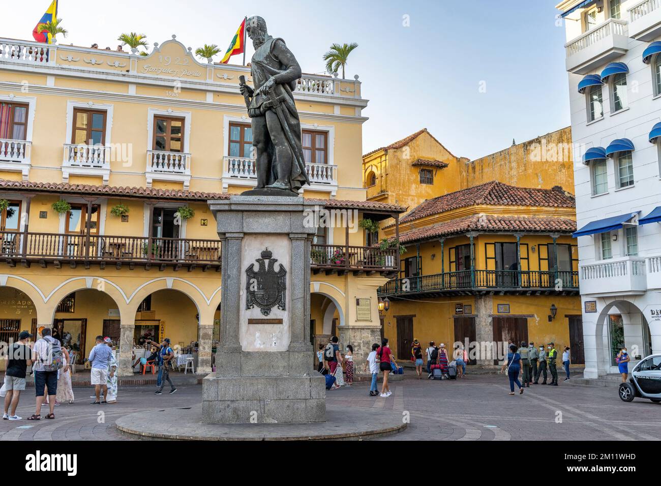 South America, Colombia, Departamento de Bolívar, Cartagena de Indias, Ciudad Amurallada, Statue of Pedro de Heredia on the Plaza de los Coches Stock Photo