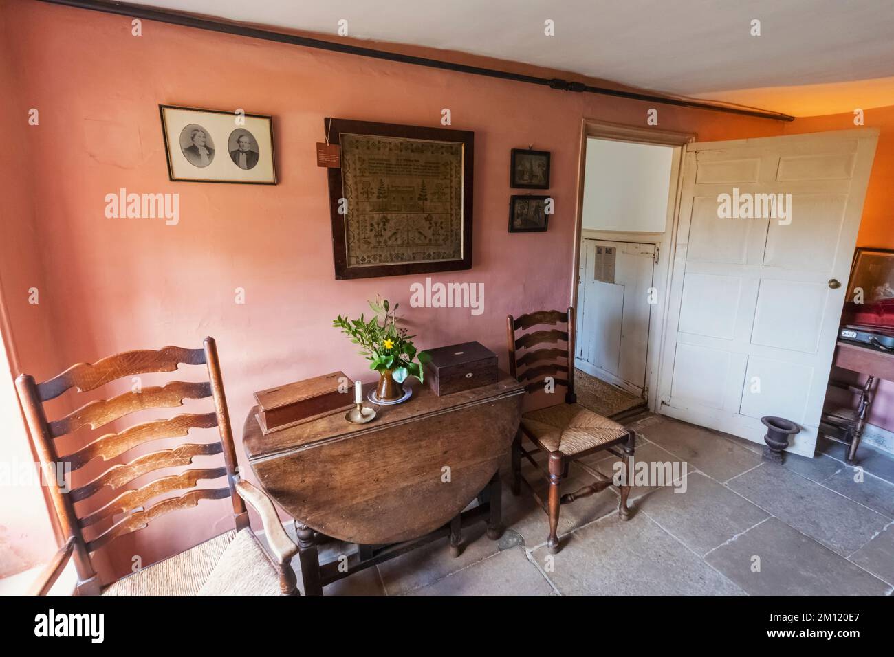 England, Dorset, Dorchester, Hardy's Cottage, Higher Bockhampton Village, The Birthplace of the English Author Thomas Hardy, Interior View of The Parlour Stock Photo