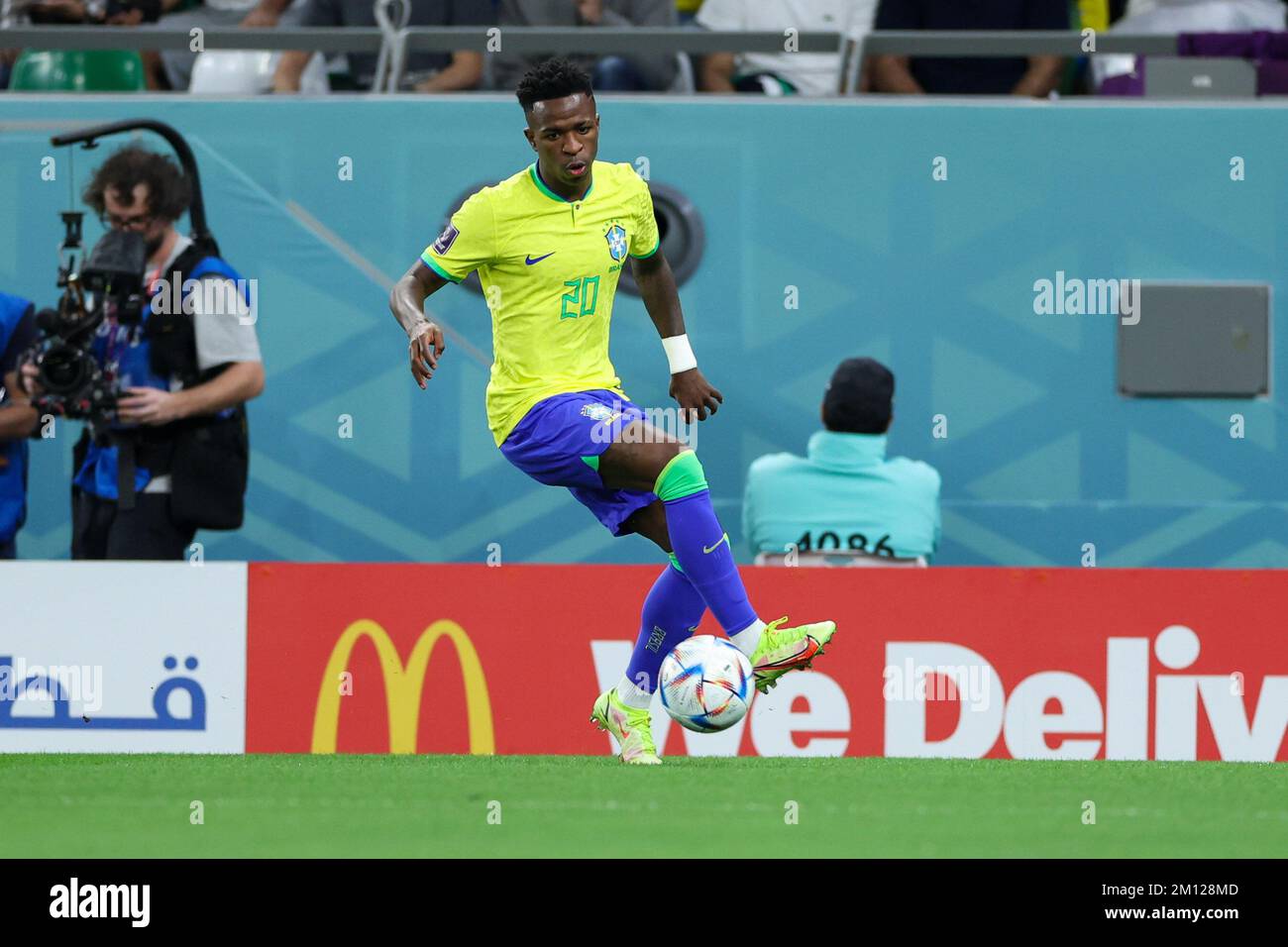 Doha, Qatar. 09th Dec, 2022. Vinicius Junior Brazil player during a match against Croatia valid for the quarterfinals of the FIFA World Cup in Qatar at Education City Stadium in Doha, Qatar. December 9, 2022 Photo:William Volcov Credit: Brazil Photo Press/Alamy Live News Stock Photo