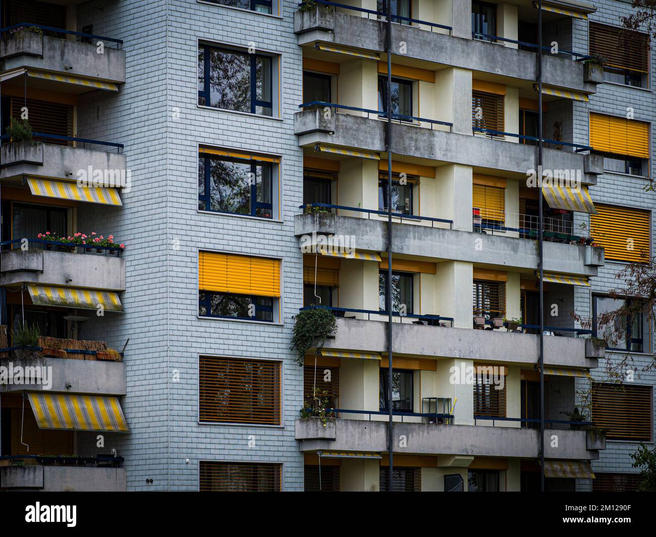 Off-Grid Living In High-Rise Apartments With View photo