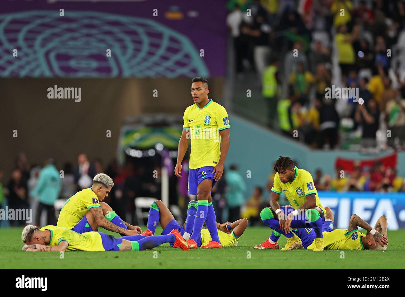 Al Rayyan, Qatar. 09th Dec, 2022. 9th December 2022: Education City Stadium, Al Rayyan, Qatar: FIFA World Cup football, quarter finals, Croatia versus Brazil; The players of Brazil dejected as they lose the penalty kick shoot out by 4-2 as Croatia make the semi finals Credit: Action Plus Sports Images/Alamy Live News Stock Photo