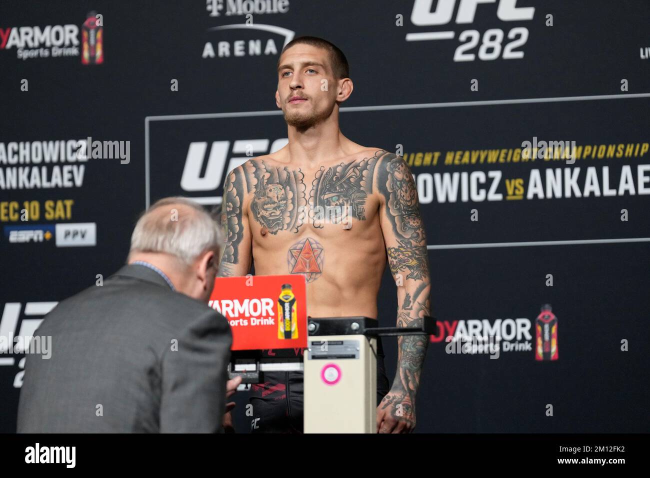 Las Vegas, USA. 09th Dec, 2022. December 9, 2022, Las Vegas, NV, LAS VEGAS, NEVADA, United States: LAS VEGAS, NV - December 9: Steven Koslow steps on the scale for the official weigh-in at UFC Apex for UFC 282 -Blachowicz vs Ankalaev : Official Weigh-ins on December 9, 2022 in Las Vegas, NV, United States. (Credit Image: © Louis Grasse/PX Imagens via ZUMA Press Wire) Credit: ZUMA Press, Inc./Alamy Live News Stock Photo
