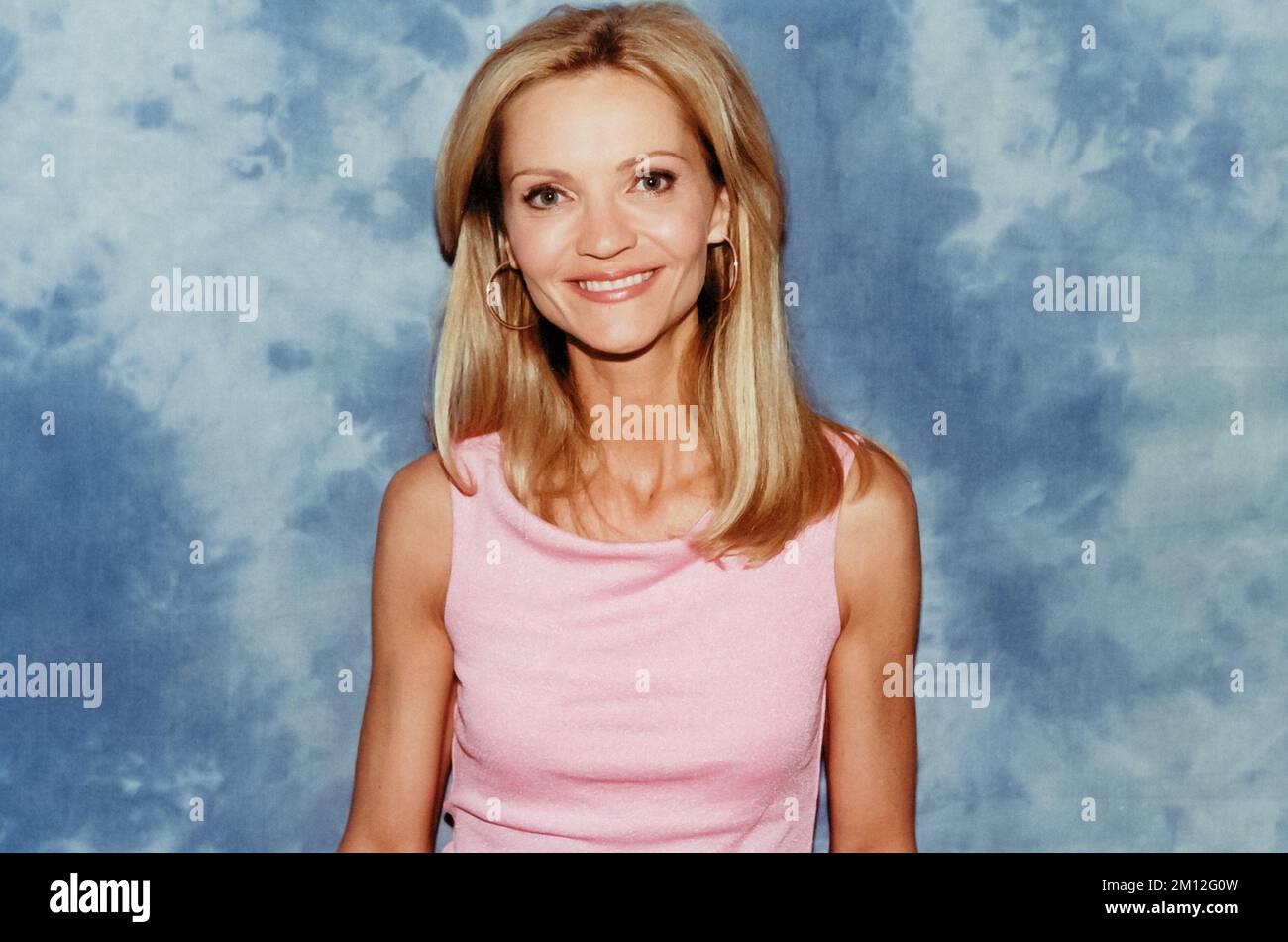 Retro celebrity portraits - Joan Allen, at a press conference event